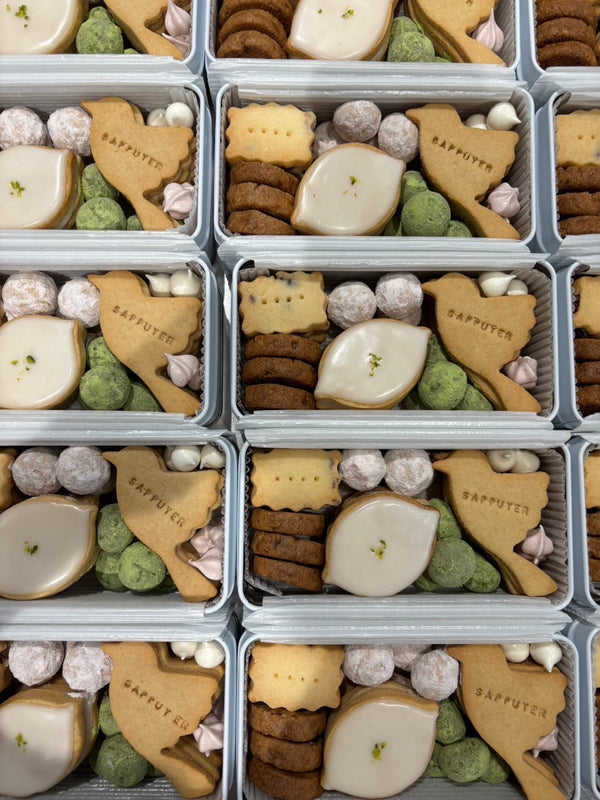 クッキー缶　11月28日発送